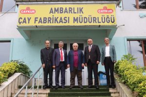 Rize Ziraat Odası Başkanı Bünyamin Arslan ve yönetim kurulu üyeleri ÇAYKUR Çay Fabrikalarını ziyaret etti.