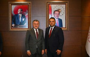 Rize Ziraat Odası Oda Başkanları Geçlik ve Spor Bakanı Osman Aşkın Bakı Makamımda Ziyaret etti