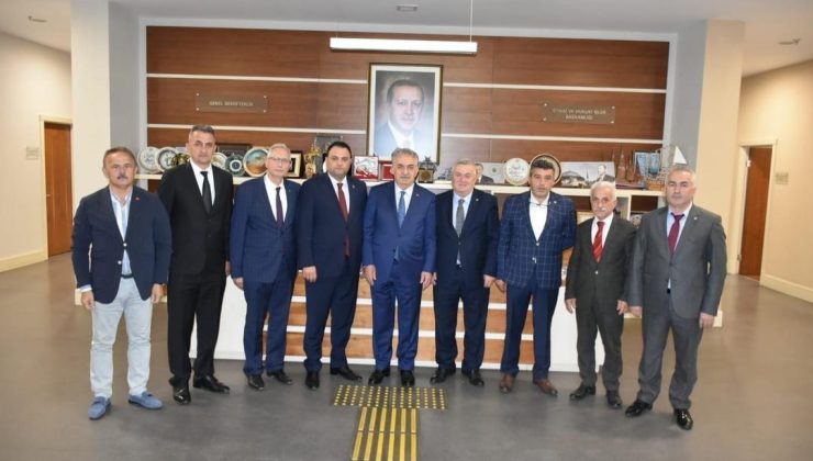 Rize Ziraat Odaları Başkanları Ankara Ziyareti Kapsamında AK Parti Siyasi ve Hukuk İşlerinden Sorumlu Genel Başkan Yardımcısı Hayati Yazıcıyı AK Parti Genel Merkezinde Ziyaret Etti