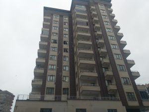 Rize'de Fırtına Nedeni ile Çatılar Uçtu Rize'de Fırtına Nedeni ile Çatılar Uçtu