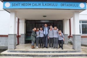 Rize Merkez Nedim Çalık İlköğretim Okulundan Anlamlı Proje Rize Merkez Nedim Çalık İlköğretim Okulundan Anlamlı Proje