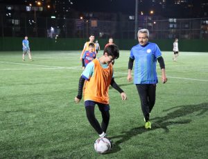 Rize Valisi İhsan Selim Baydaş Üniversite Öğrencileriyle Futbol Müsabakası Yaptı