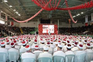 Rize'de 653 Hafız için İcazet Merasimi Düzenlendi Rize'de 653 Hafız için İcazet Merasimi Düzenlendi