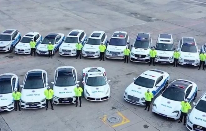 Operasyonlarda Ele Geçirilen 23 Lüks Araç Emniyete Verildi