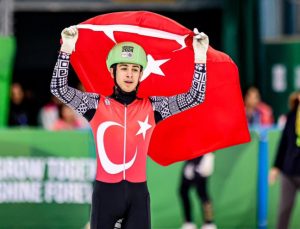 Kış Gençlik Olimpiyat Oyunları tarihinde ilk madalya