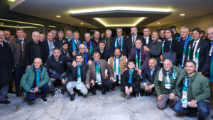 ÇAYKUR RİZESPOR’UMUZ RİZE’DE TEK YÜREK OLDU ÇAYKUR RİZESPOR’UMUZ RİZE’DE TEK YÜREK OLDU