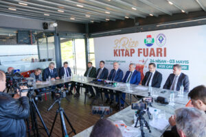 RİZE 3. KİTAP FUARI KAPILARINI AÇIYOR RİZE 3. KİTAP FUARI KAPILARINI AÇIYOR