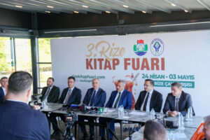 RİZE 3. KİTAP FUARI KAPILARINI AÇIYOR RİZE 3. KİTAP FUARI KAPILARINI AÇIYOR