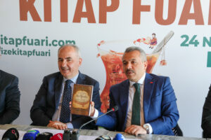 RİZE 3. KİTAP FUARI KAPILARINI AÇIYOR RİZE 3. KİTAP FUARI KAPILARINI AÇIYOR