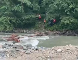 Rize’de kayıp kişi aranırken acı haber geldi: AFAD personeli hayatını kaybetti