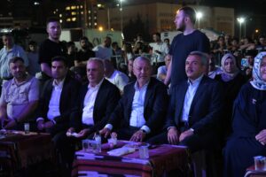 Ekşioğlu Vakfı 26. Ovit Yayla Şenlikleri’nde görkemli açılış Rize’de tarihi konser: 40 binden fazla kişi şenliğe akın etti Ekşioğlu Vakfı 26. Ovit Yayla Şenlikleri’nde görkemli açılış Rize’de tarihi konser: 40 binden fazla kişi şenliğe akın etti