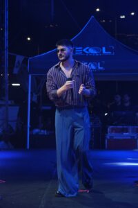 Ekşioğlu Vakfı 26. Ovit Yayla Şenlikleri’nde görkemli açılış Rize’de tarihi konser: 40 binden fazla kişi şenliğe akın etti Ekşioğlu Vakfı 26. Ovit Yayla Şenlikleri’nde görkemli açılış Rize’de tarihi konser: 40 binden fazla kişi şenliğe akın etti