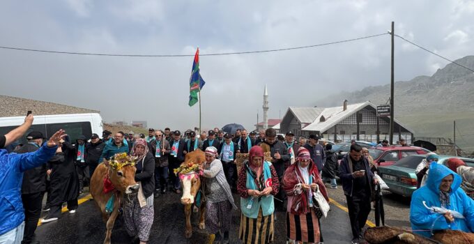 Ekşioğlu Vakfı 26. Ovit Yayla Şenlikleri'nde 4 günlük büyük coşku