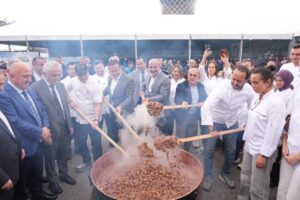 6. ULUSAL RİZE GASTRONOMİ GÜNLERİ KORTEJ YÜRÜYÜŞÜ VE AÇILIŞ PROGRAMIYLA BAŞLADI 6. ULUSAL RİZE GASTRONOMİ GÜNLERİ KORTEJ YÜRÜYÜŞÜ VE AÇILIŞ PROGRAMIYLA BAŞLADI